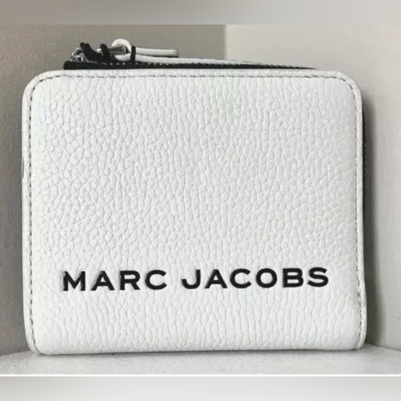 New Marc Jacobs Marc Jacobs Compact Bifold Wallet Pebble Leather Cotton / Black - Picture 1 of 5